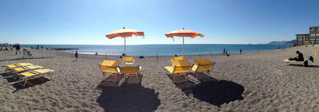 Residence Mare Verde Pietra Ligure Bagian luar foto
