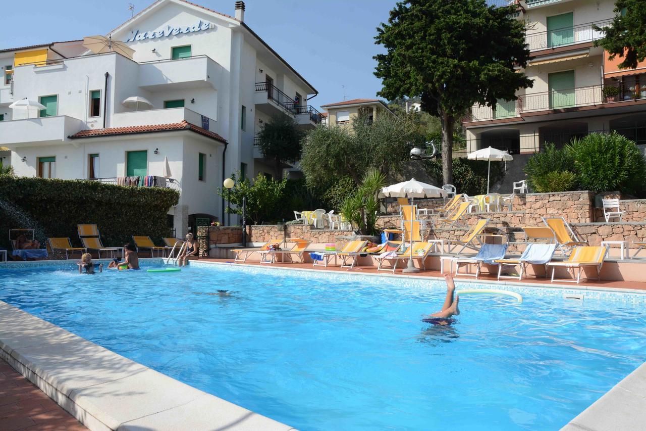 Residence Mare Verde Pietra Ligure Bagian luar foto